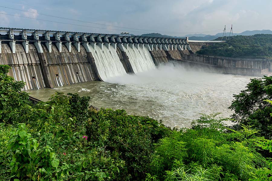 Hire Tempo Traveller in Ahmedabad to Sardar Sarovar Dam